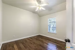 1302 N Wall St, Belton, TX 76513 - Photo 18