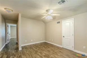 1302 N Wall St, Belton, TX 76513 - Photo 22
