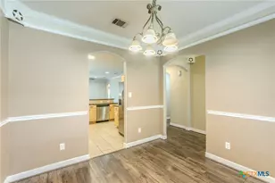 1302 N Wall St, Belton, TX 76513 - Photo 12