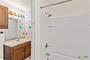 108 Leona St, Lockhart, TX 78644 - Photo 20