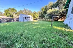 105 N Summer St, Lampasas, TX 76550 - Photo 6