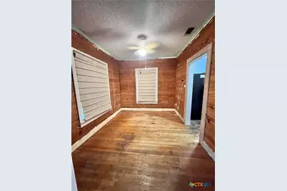 105 N Summer Street, Lampasas, TX 76550 - Photo 4