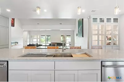 100 S Dewberry Creek Trail, Hutto, TX 78634 - Photo 16