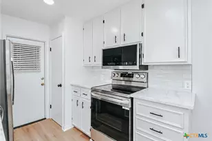 803 McLane St, Victoria, TX 77904 - Photo 6
