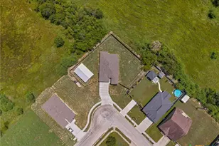114 E St Francois, Port Lavaca, TX 77979 - Photo 6