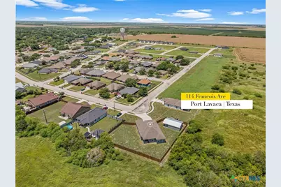 114 E St. Francois, Port Lavaca, TX 77979 - Photo 2