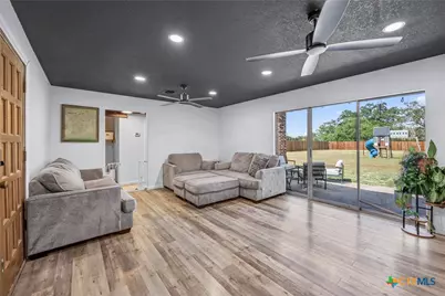 1304 Walker Street, Gonzales, TX 78629 - Photo 4
