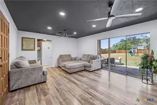 1304 Walker St, Gonzales, TX 78629 - Photo 4