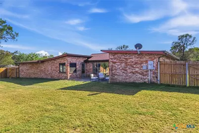 1304 Walker Street, Gonzales, TX 78629 - Photo 18