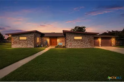 1304 Walker Street, Gonzales, TX 78629 - Photo 2
