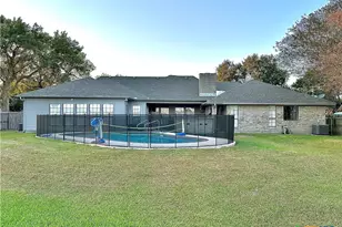 203 Chimney Rock Dr, Victoria, TX 77904 - Photo 42