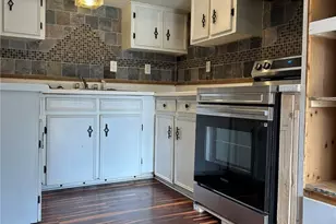 1704 Avondale St, Victoria, TX 77901 - Photo 2