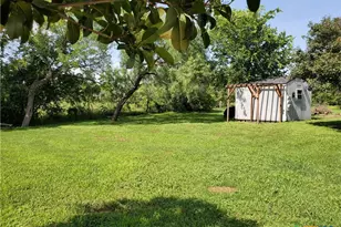 136 Royal Crest Cir, Seguin, TX 78155 - Photo 14