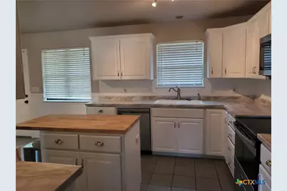 136 Royal Crest Circle, Seguin, TX 78155 - Photo 6