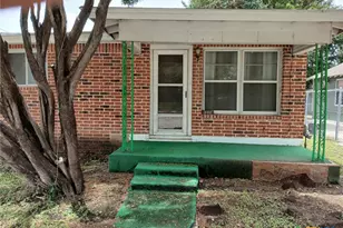 502 N Guadalupe St, Seguin, TX 78155 - Photo 1