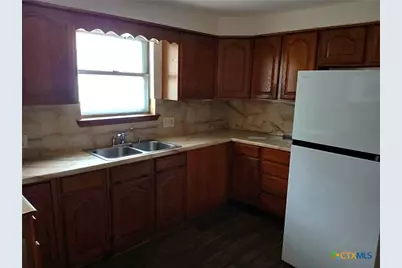 502 N Guadalupe Street, Seguin, TX 78155 - Photo 4