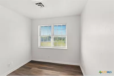 218 E Victory Avenue, Temple, TX 76501 - Photo 12