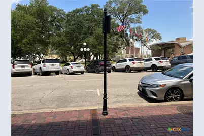 114 N Main Street, Victoria, TX 77901 - Photo 4