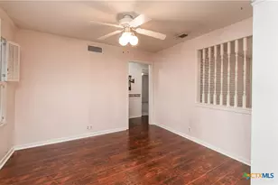 1719 S 39th St, Temple, TX 76504 - Photo 18