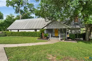 302 Shangrila Ln, New Braunfels, TX 78130 - Photo 2