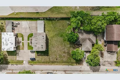 902 Simpson Road, Victoria, TX 77904 - Photo 2