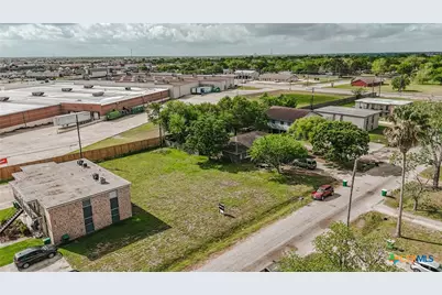 902 Simpson Road, Victoria, TX 77904 - Photo 4