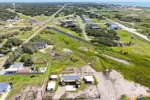 326 E Tenth St, Rockport, TX 78382 - Photo 20