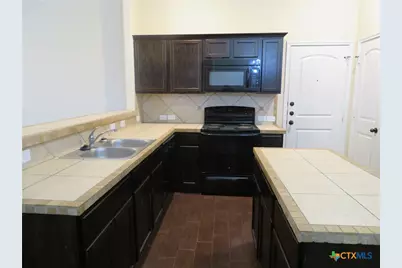 554 Creekside Circle, New Braunfels, TX 78130 - Photo 12