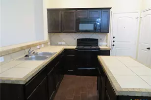 554 Creekside Cir, New Braunfels, TX 78130 - Photo 12