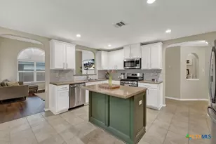 716 Hollow Ridge, Schertz, TX 78108 - Photo 16
