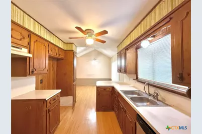 49 Villafranca Road, Victoria, TX 77904 - Photo 14