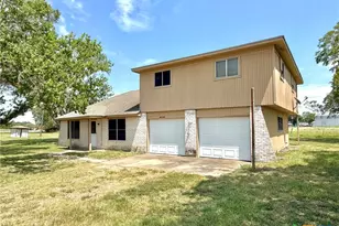 49 Villafranca Rd, Victoria, TX 77904 - Photo 2