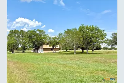49 Villafranca Road, Victoria, TX 77904 - Photo 4