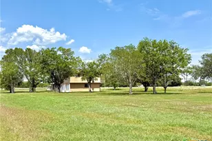 49 Villafranca Rd, Victoria, TX 77904 - Photo 4