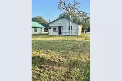 409 W Morris Street, Yoakum, TX 77995 - Photo 4