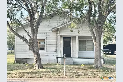 409 W Morris Street, Yoakum, TX 77995 - Photo 1