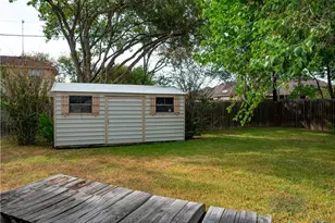 201 Heather St, Victoria, TX 77904 - Photo 14
