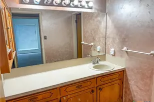 201 Heather St, Victoria, TX 77904 - Photo 8