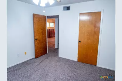 201 Heather Street, Victoria, TX 77904 - Photo 6