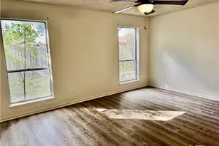 201 Heather St, Victoria, TX 77904 - Photo 1