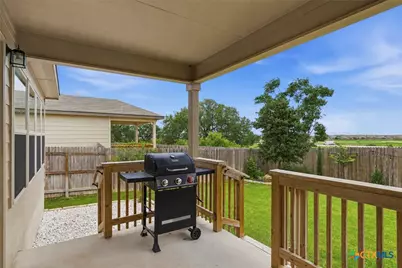 2905 Greenbriar, Seguin, TX 78155 - Photo 10