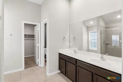 2905 Greenbriar, Seguin, TX 78155 - Photo 8