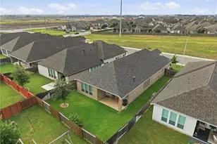 1916 Highland, Seguin, TX 78155 - Photo 24