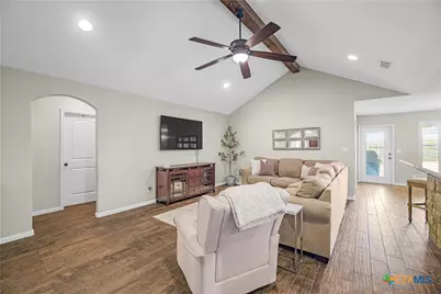 111 Gabbiano Court, Victoria, TX 77904 - Photo 4