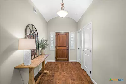 111 Gabbiano Court, Victoria, TX 77904 - Photo 2