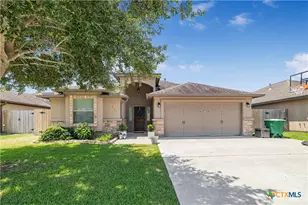111 Gabbiano Ct, Victoria, TX 77904 - Photo 1