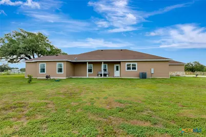 1207 Friar Rd, Cuero, TX 77954 - Photo 34