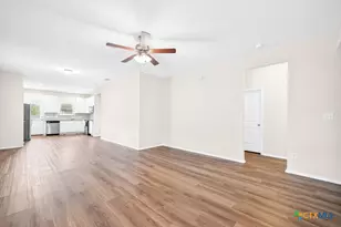 115 Laurel Grace Ln, New Braunfels, TX 78130 - Photo 2