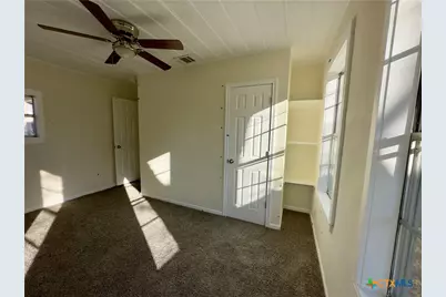 1002 N 12, Temple, TX 76504 - Photo 6
