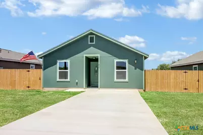 806 E 6th Street, Nixon, TX 78140 - Photo 2